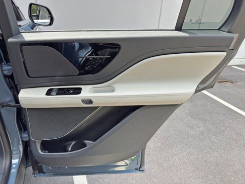 Used 2026 Lincoln Aviator AWD image 47