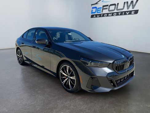 New 2026 BMW 550e xDrive image 9