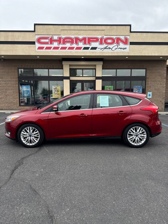 Used 2015 Ford Focus Titanium w/ Titanium Technology Package FWD image 19