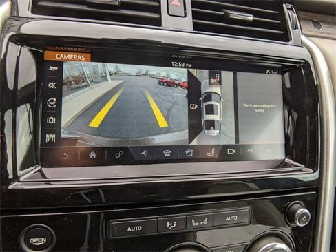 Used 2017 Land Rover Discovery HSE image 22