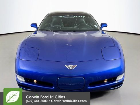 Used 2003 Chevrolet Corvette Coupe w/ Preferred Equipment Group RWD image 4
