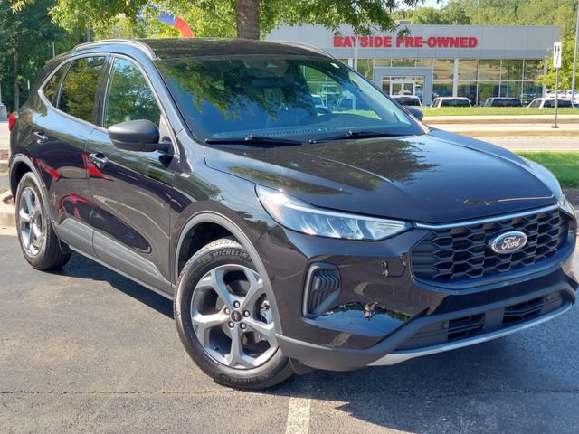 Used 2025 Ford Escape ST-Line FWD image 2