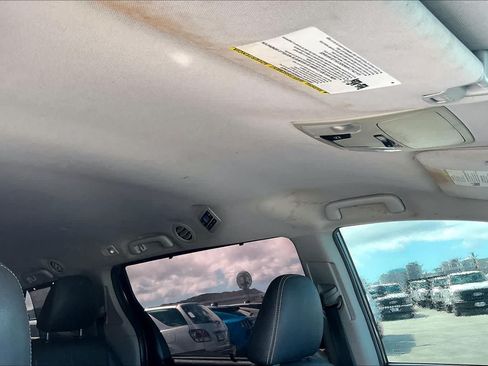 Used 2016 Toyota Sienna SE FWD image 30