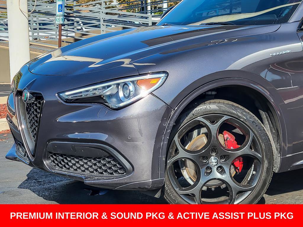 Used 2022 Alfa Romeo Stelvio Veloce AWD/4WD image 2