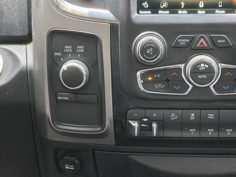 Used 2018 RAM 2500 Laramie w/ Sport Appearance Group AWD/4WD image 24