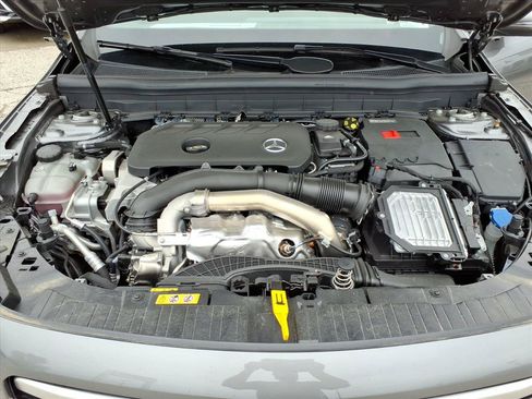 Used 2026 Mercedes-Benz GLB 250 4MATIC image 10