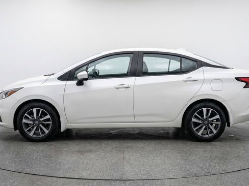 Used 2025 Nissan Versa SV FWD image 5