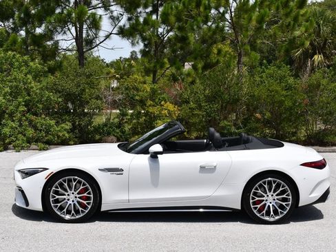 Used 2024 Mercedes-Benz SL 55 AMG 4MATIC image 33