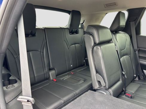Used 2023 INFINITI QX60 Sensory w/ Cargo Package FWD image 29