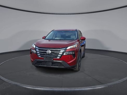 Used 2025 Nissan Rogue SV image 3