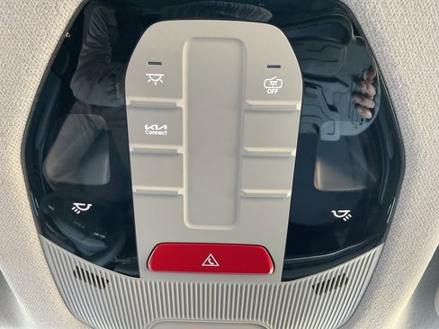 Used 2025 Kia K4 LXS image 31