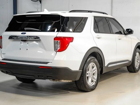 Used 2023 Ford Explorer XLT RWD image 8