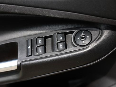 Used 2015 Ford Escape SE FWD image 33
