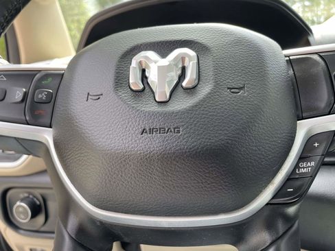 Used 2020 RAM 1500 Big Horn AWD/4WD image 18