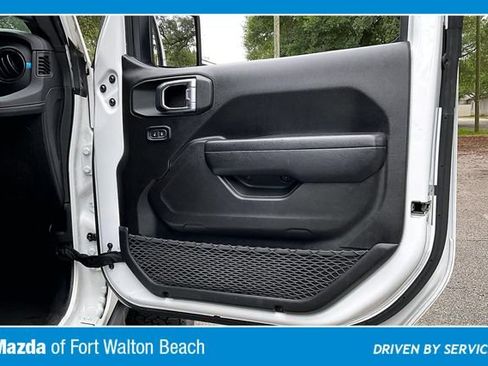 Used 2024 Jeep Wrangler Unlimited Rubicon 4xe AWD/4WD image 28