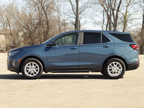 Used 2024 Chevrolet Equinox LT w/ LPO, Floor Liner Package image 4