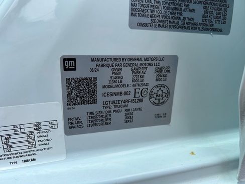 Used 2024 GMC Sierra 2500 AT4X w/ Snow Plow Prep/Camper Package image 28