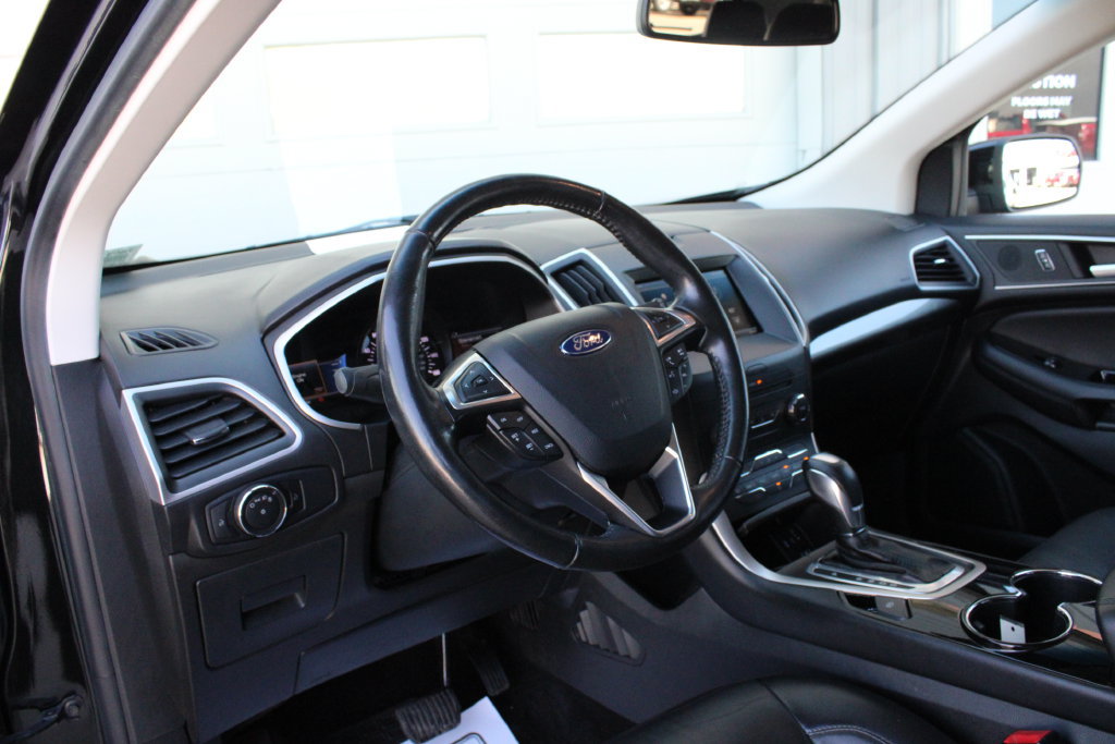 Used 2015 Ford Edge SEL w/ Equipment Group 201A AWD/4WD image 2
