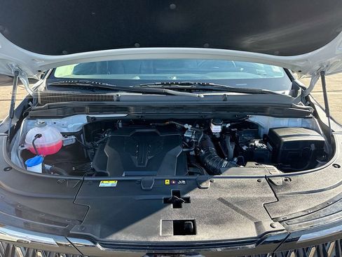 Used 2025 Kia Carnival EX image 31