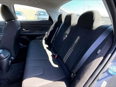 Certified 2025 Hyundai Elantra Hybrid FWD image 15