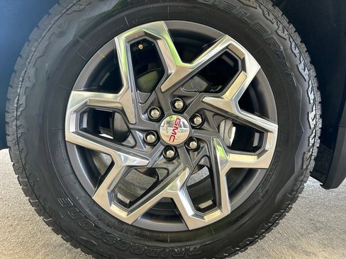 Used 2021 GMC Sierra 1500 SLT AWD/4WD image 26