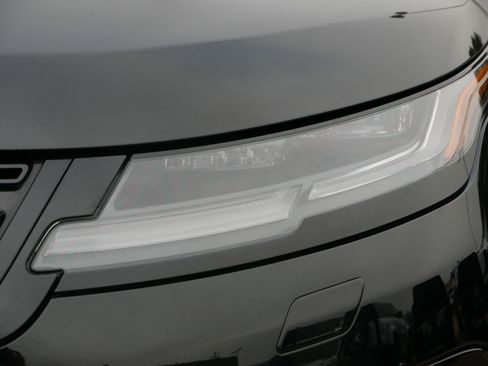 Used 2025 Land Rover Range Rover Evoque S image 10