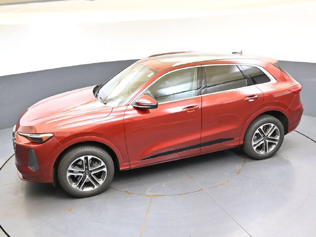 Used 2025 Audi Q5 Premium Plus w/ Premium Plus AWD/4WD image 37