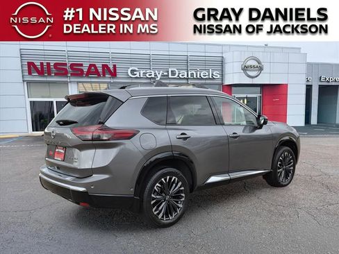 New 2026 Nissan Rogue Platinum w/ Platinum Premium Package image 2