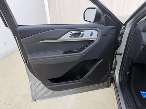 Used 2025 Ford Explorer Active image 21