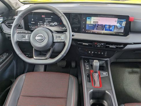 Used 2026 Nissan Kicks SR w/ Illumination Package image 25