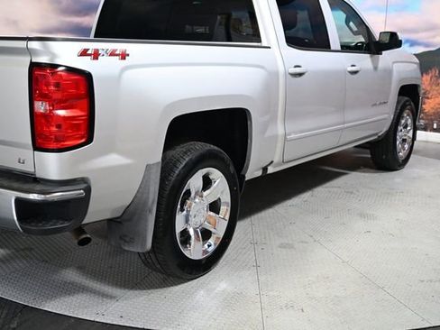 Used 2018 Chevrolet Silverado 1500 LT w/ LT Eassist Package image 8