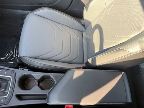 Certified 2025 Volkswagen Jetta SEL image 14