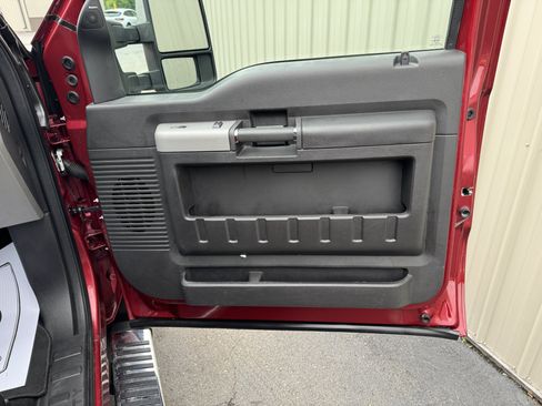 Used 2015 Ford F250 Lariat w/ Lariat Ultimate Package AWD/4WD image 32