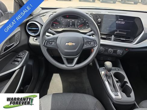 Used 2024 Chevrolet Trax LS w/ Driver Confidence Package FWD image 9
