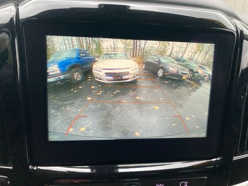 Used 2019 Chevrolet Traverse LT image 24