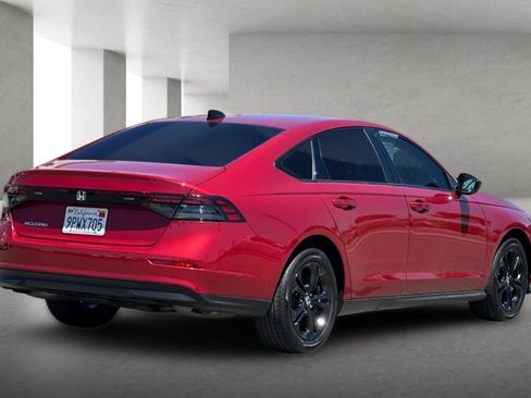 Used 2025 Honda Accord SE image 4
