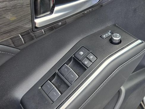 Used 2026 Toyota Highlander Platinum AWD/4WD image 14