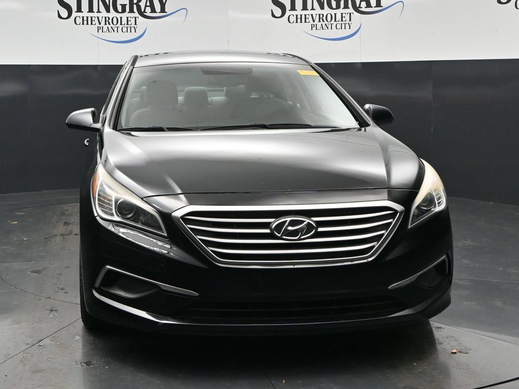 Used 2016 Hyundai Sonata SE FWD image 2