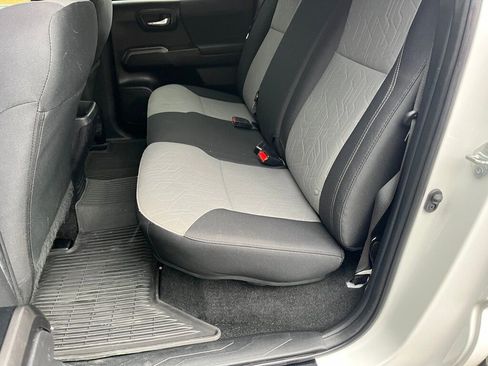 Used 2022 Toyota Tacoma 4x4 Double Cab image 28