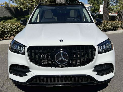 Used 2021 Mercedes-Benz GLS 580 4MATIC image 24