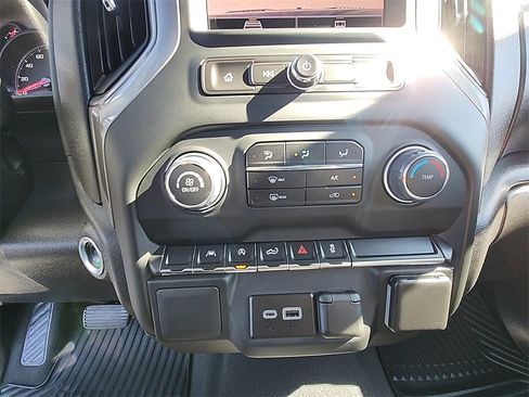 Certified 2024 Chevrolet Silverado 1500 Custom image 23