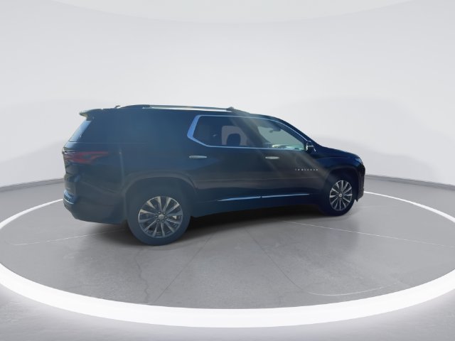 Used 2023 Chevrolet Traverse Premier FWD image 11