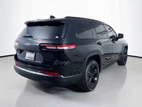 Used 2023 Jeep Grand Cherokee L Laredo AWD/4WD image 7