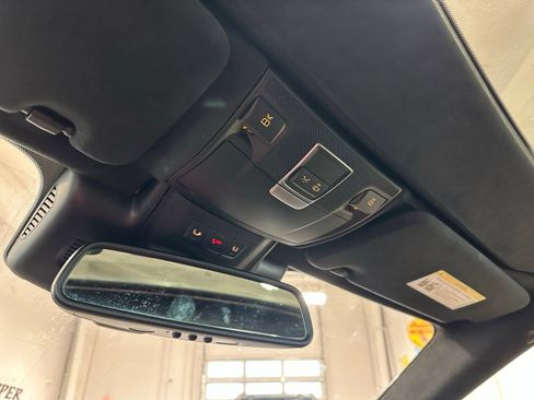 Used 2020 Mercedes-Benz SL 550 image 38