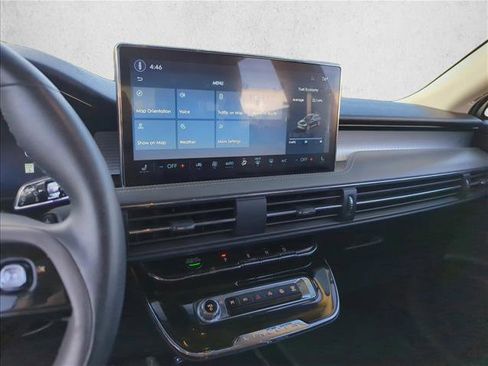 Used 2023 Lincoln Corsair FWD image 13