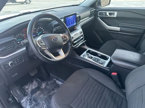 Used 2021 Ford Explorer XLT image 37