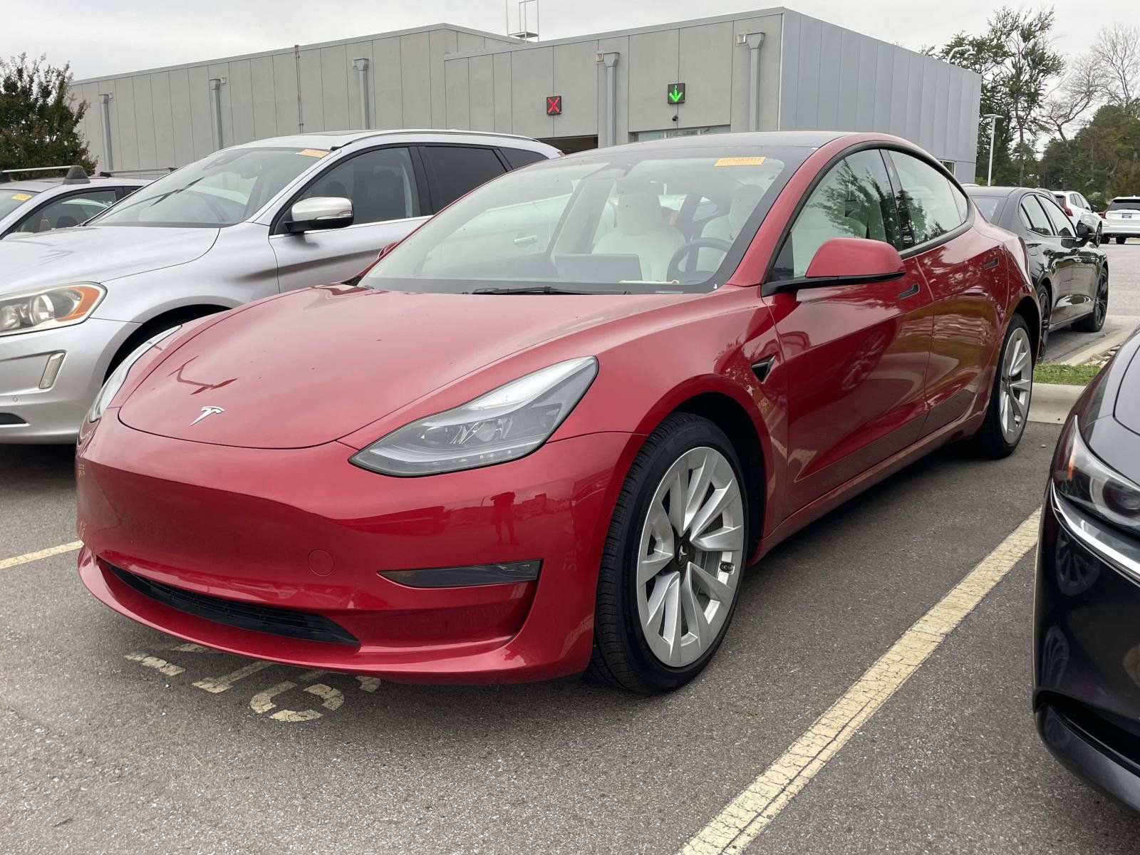 Used 2023 Tesla Model 3 Standard Range RWD image 2