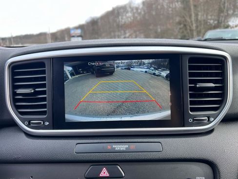 Used 2020 Kia Sportage LX image 14