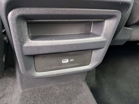 Used 2022 Volkswagen Taos SE image 13