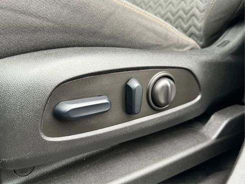 Used 2024 Chevrolet Equinox LT image 23